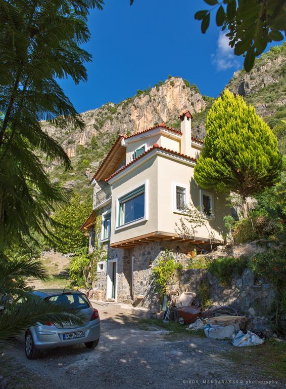 Villa Mos Каламата Екстериор снимка