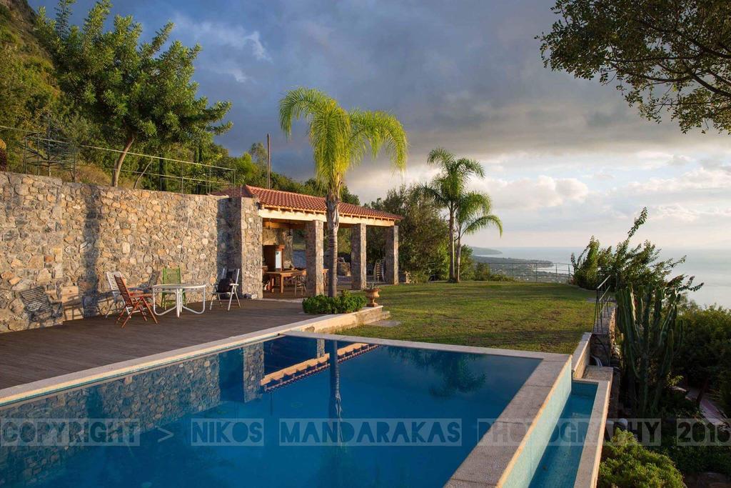 Villa Mos Каламата Екстериор снимка